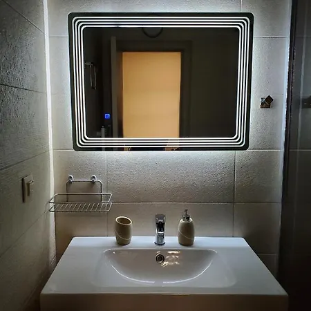 Musagenitsa Subway + Underground Garage Apartman
