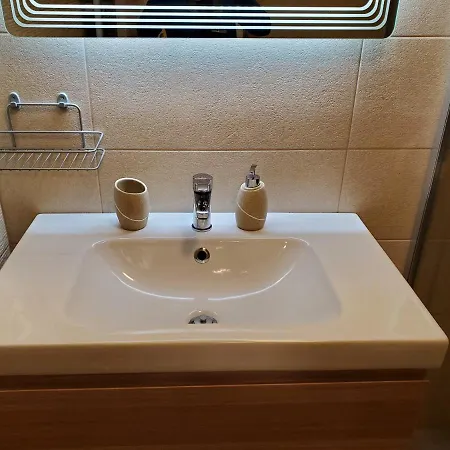 Musagenitsa Subway + Underground Garage Apartman Szófia